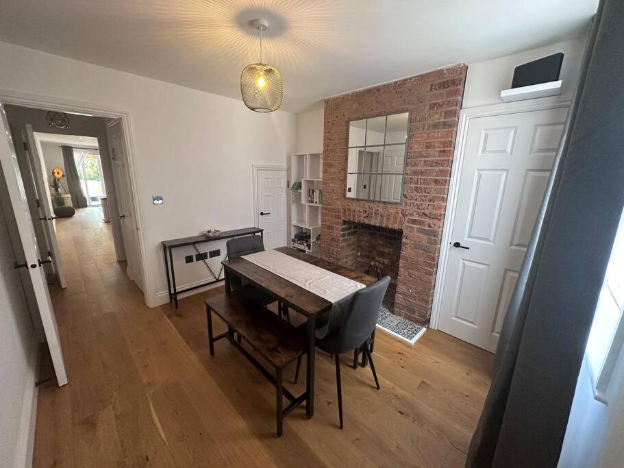 Vila Riverside 3 Bed House Winchester Exteriér fotografie