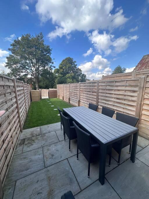 Vila Riverside 3 Bed House Winchester Exteriér fotografie