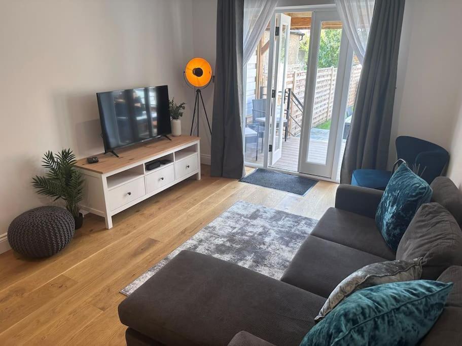 Vila Riverside 3 Bed House Winchester Exteriér fotografie