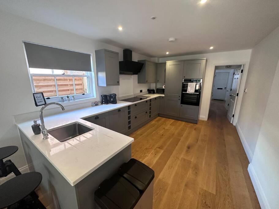 Vila Riverside 3 Bed House Winchester Exteriér fotografie